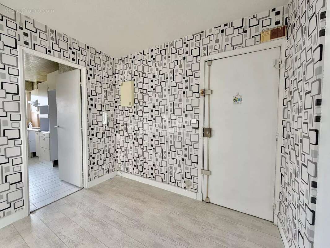 A VENDRE - 3 pièces avec balcons, parking et cave - photo 12