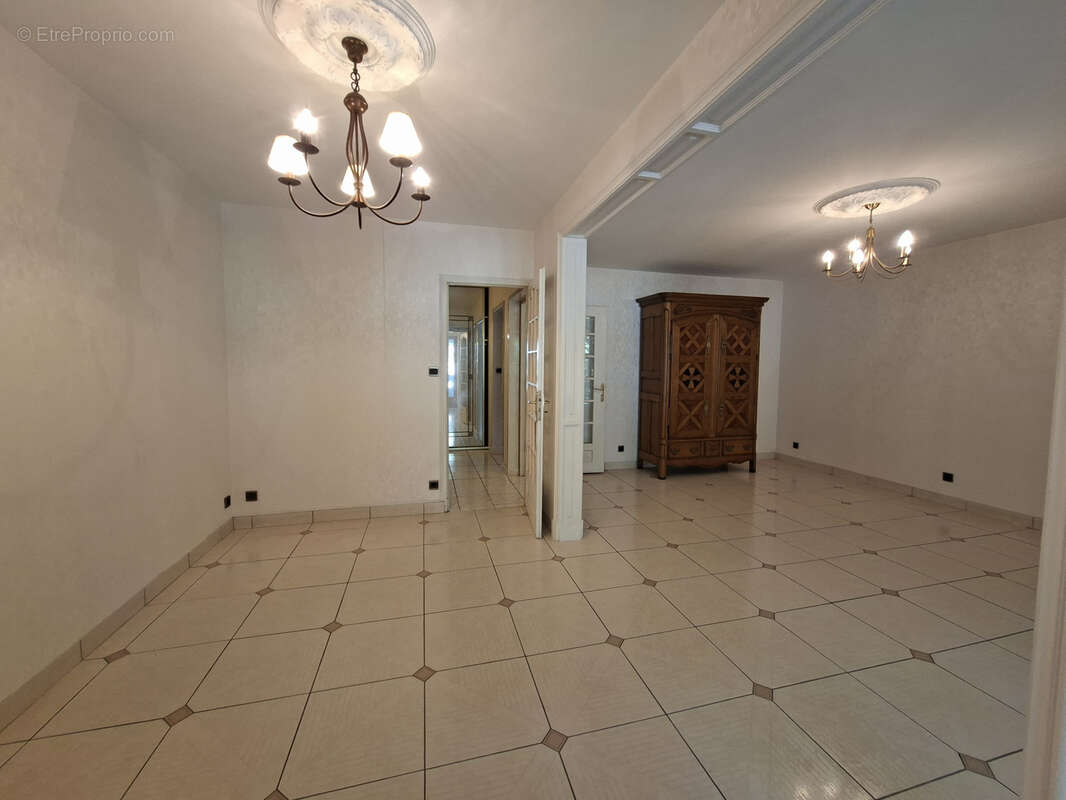 Appartement T4 de 88 m2 avec terrasse et vue sur le parc - photo 10