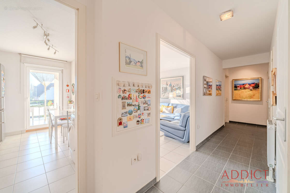 Coup de cœur à Niederhausbergen   Superbe 4 pièces avec terrasse et double garage - photo 3