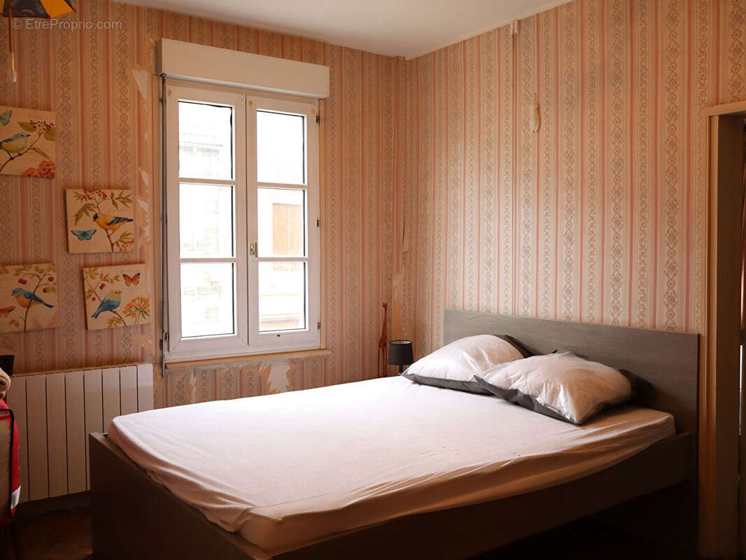 Maison à SAINT-GEORGES-DE-ROUELLEY