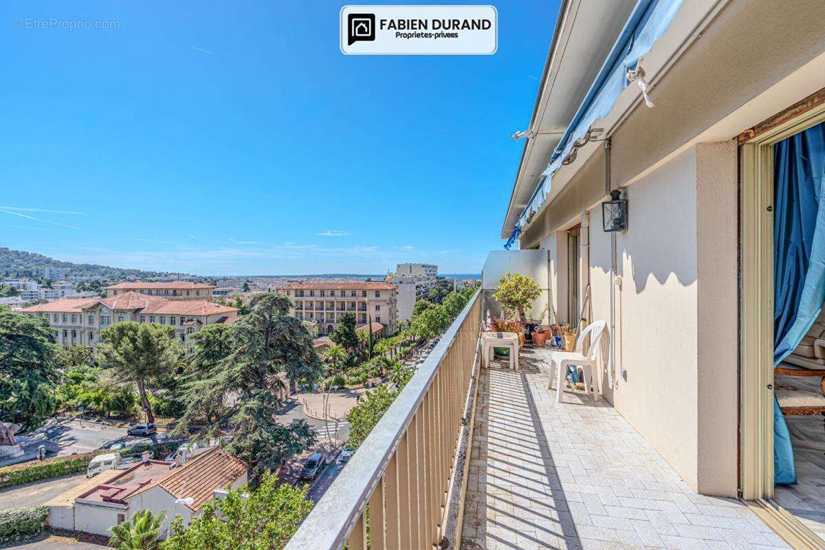 Superbe 4 pièces dernier étage vue panoramique sur tout Cannes avec garage - photo 5