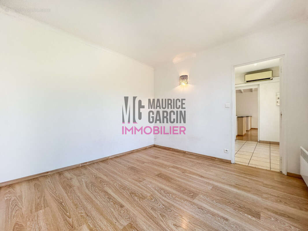 Maison 300 m² à Carpentras  - photo 9
