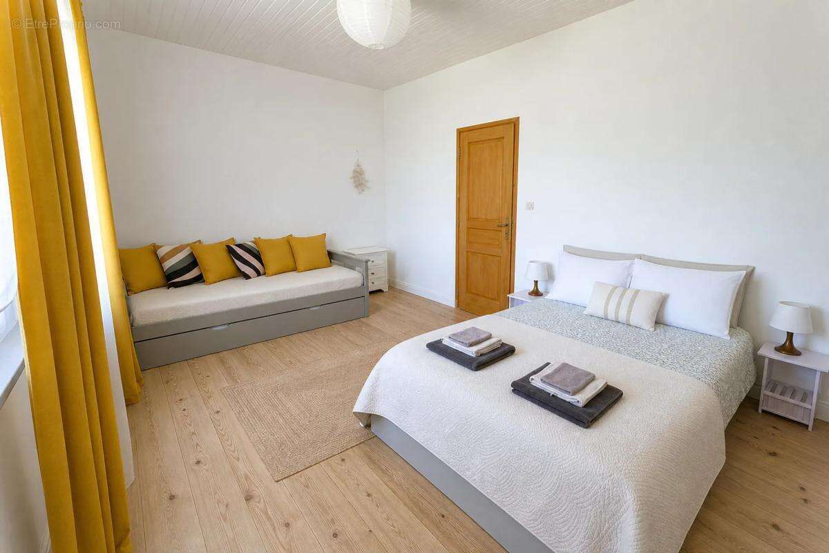 Maison T6 de 212 m² - Carcassonne - photo 2