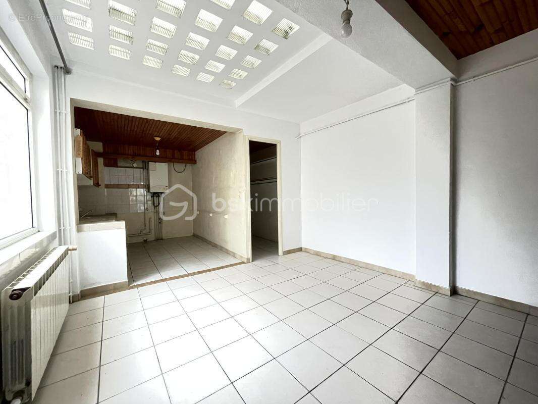RARE – Maison de village de 128m² avec local commercial à 50 m du port - photo 6