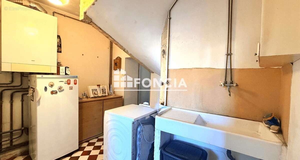 Maison à Rénover 3 pièces, 2 chambres avec garage et beau jardin en Centre Ville de La Flèche - photo 10