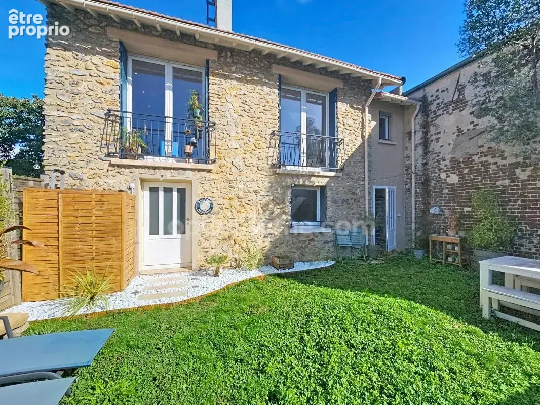 Maison de ville 3 pièces avec garage et jardin à vendre à CARRIERES SOUS POISSY (78) - photo 2