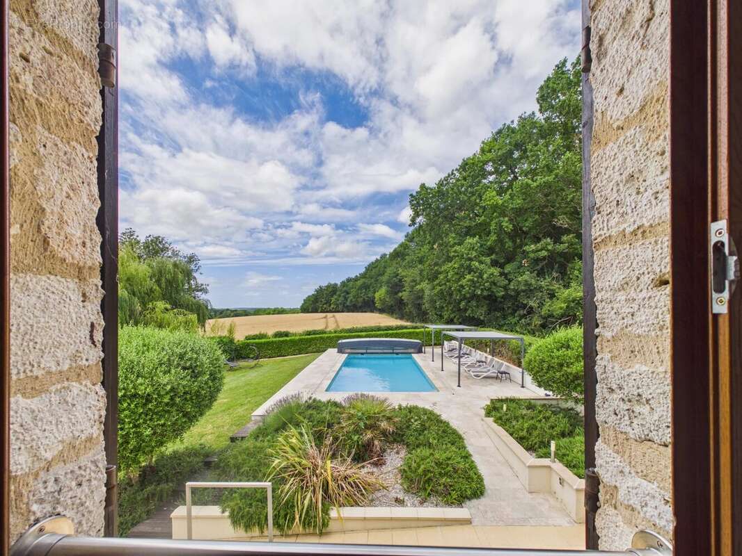 Belle propriété de caractère en Dordogne avec piscine chauffée et magnifiques jardins - photo 14