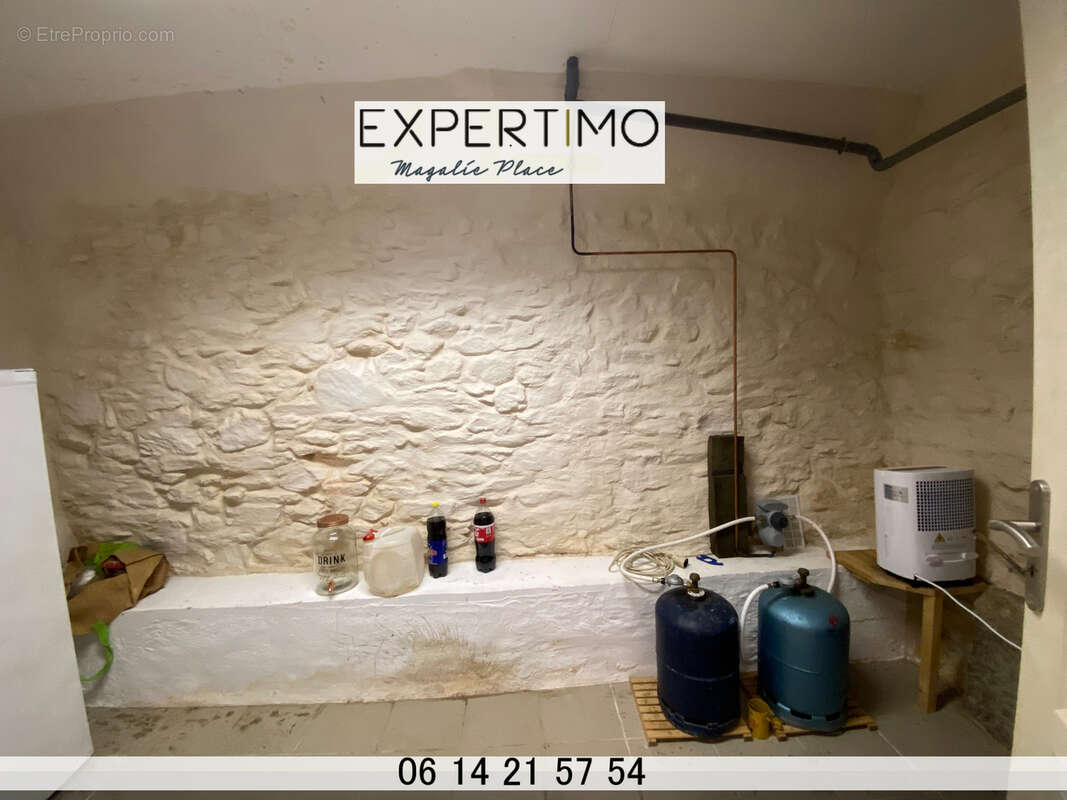 CHARMANTE et GRANDE maison de village en pierres de 90m2 avec terrasse et dépendances - photo 13