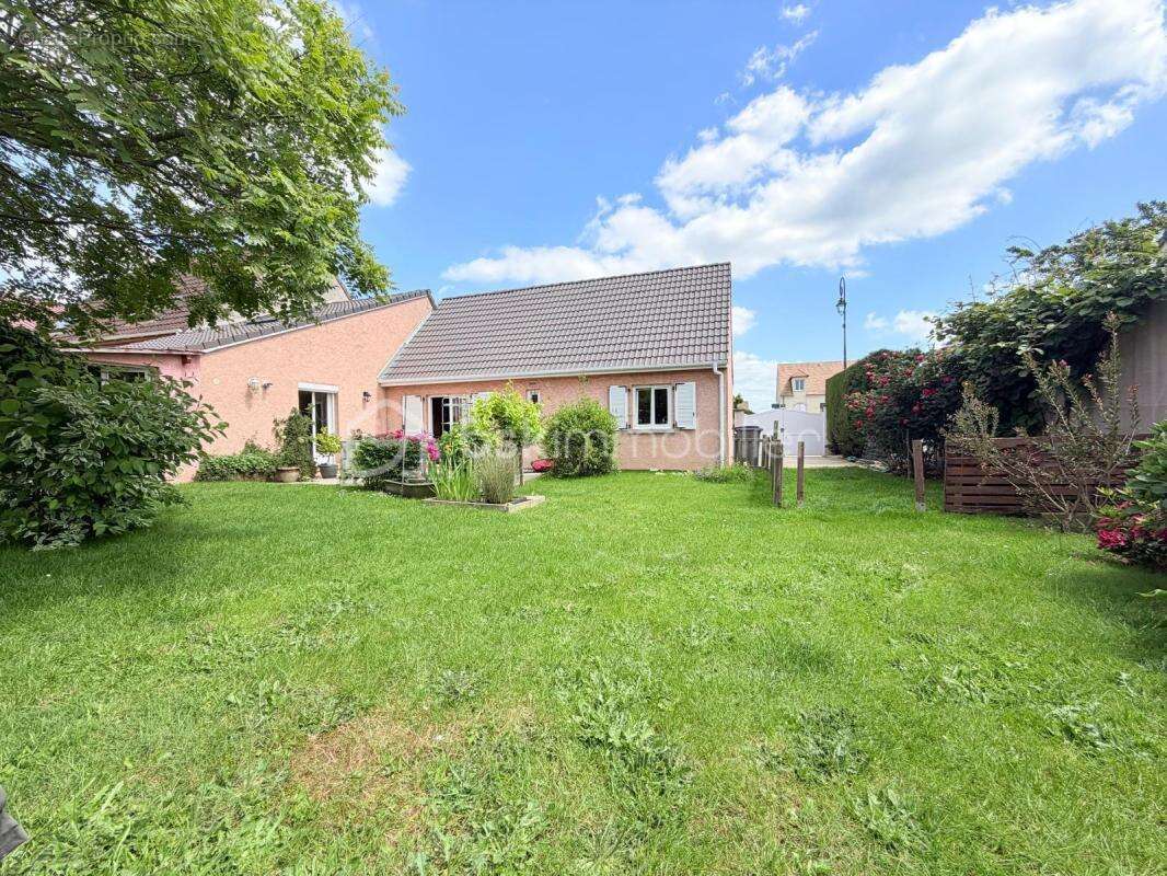 Maison à VILLEJUST