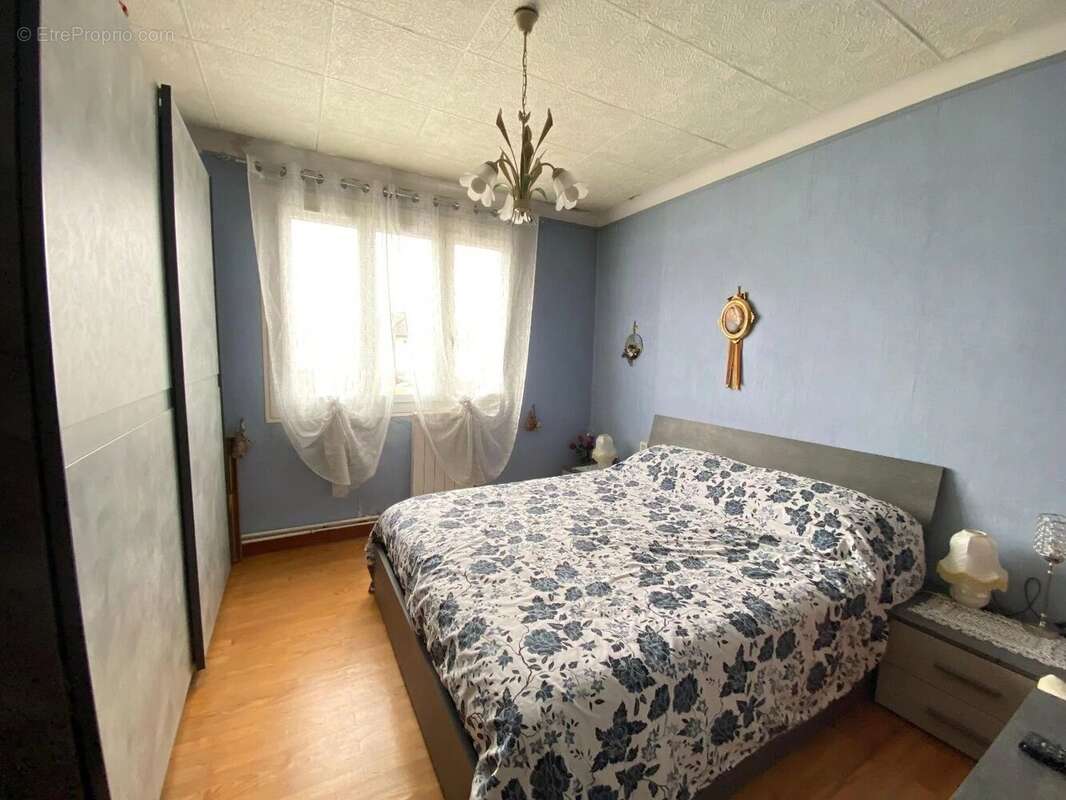 Maison à ECHIROLLES