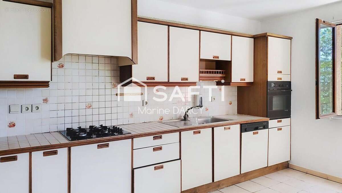 Maison 196 m² à Les Brunels  - photo 6