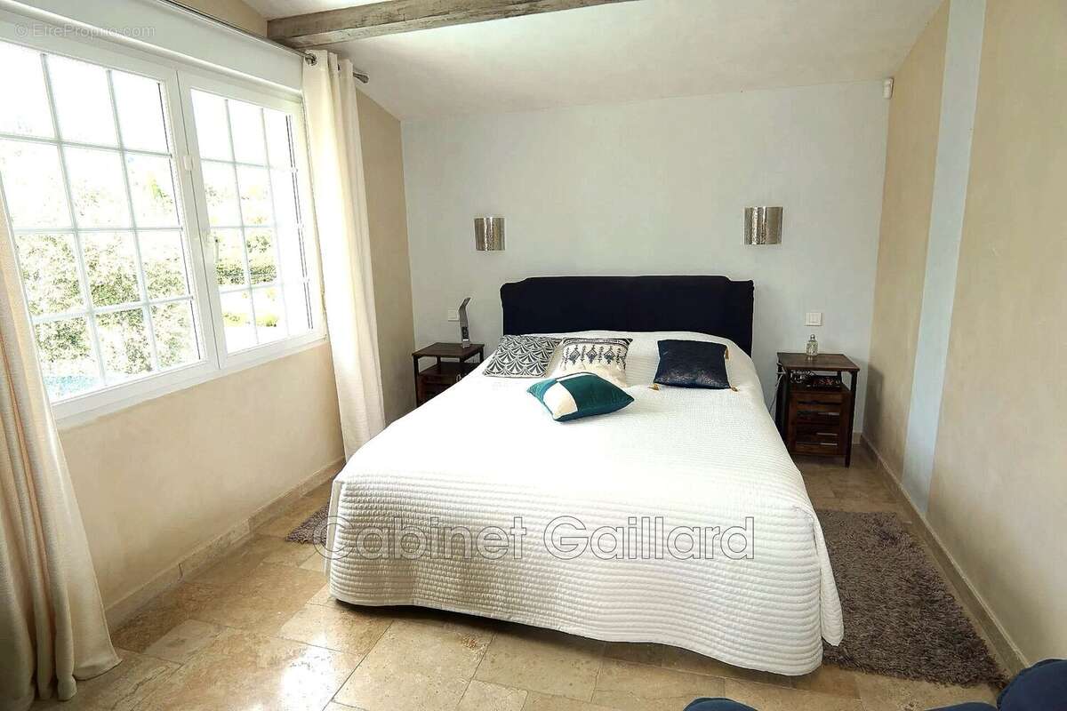 Maison 152 m² à Peymeinade  - photo 9