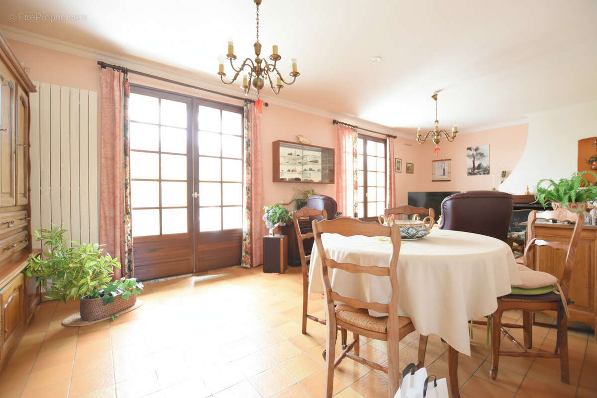 Maison à LEVIS-SAINT-NOM