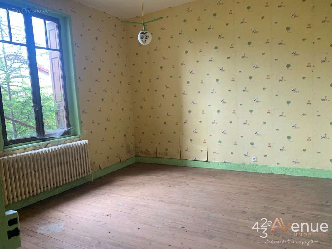 Appartement à VEAUCHE