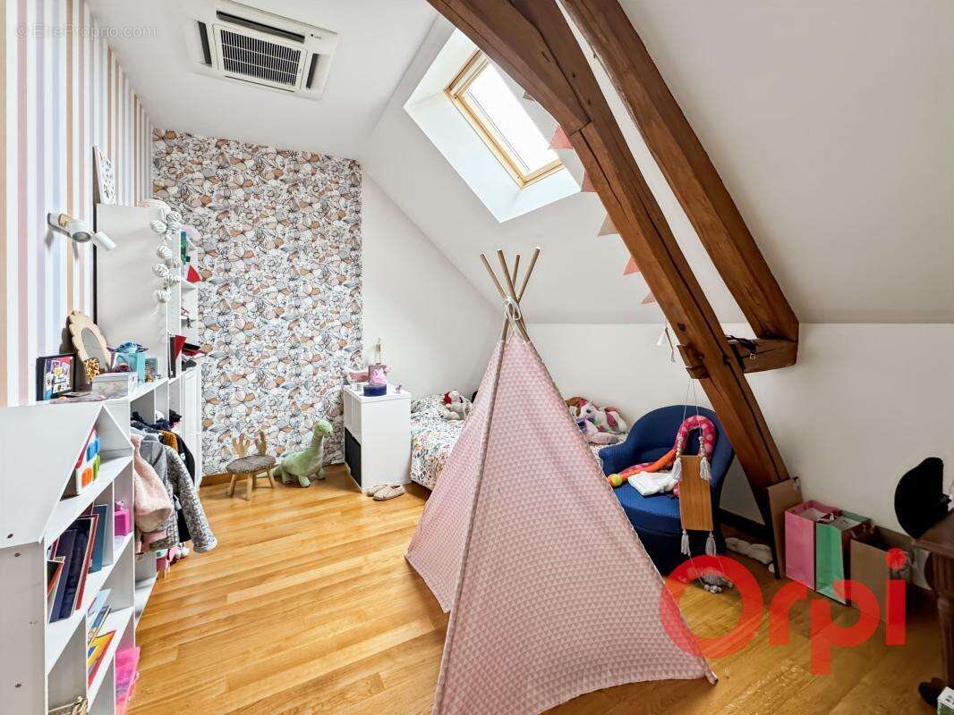 Maison à DUN-SUR-AURON