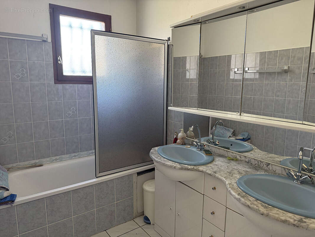 Maison à LES ANGLES