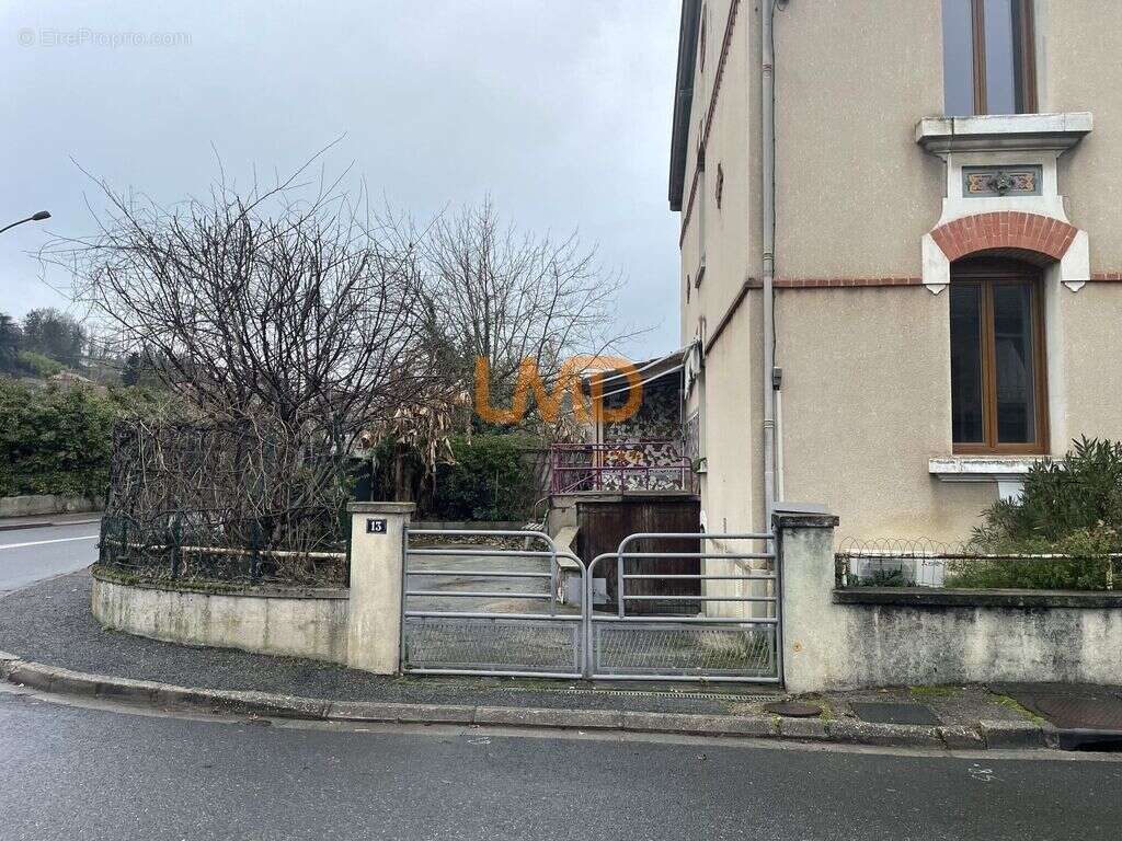Maison à DECAZEVILLE