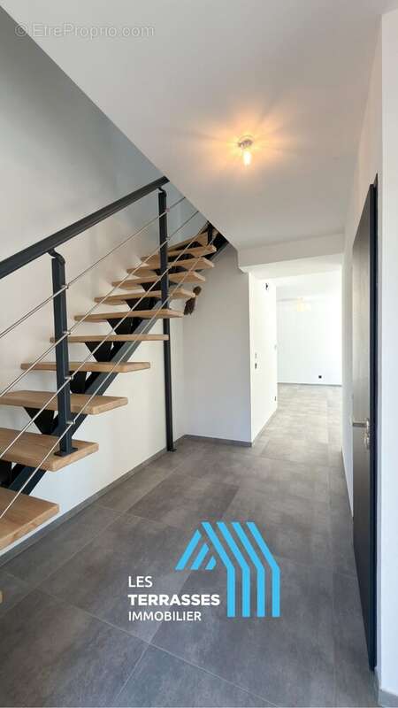 Maison à MONTELIMAR