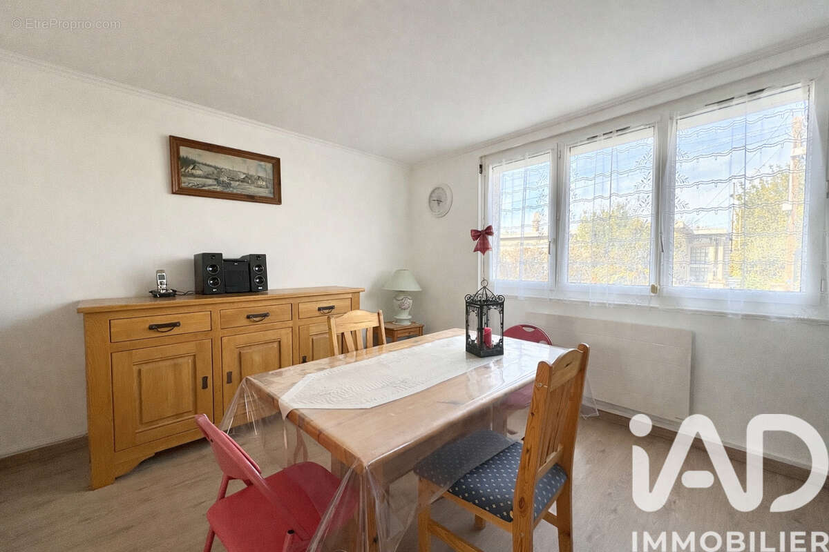 Photo 4 - Appartement à DAMMARIE-LES-LYS