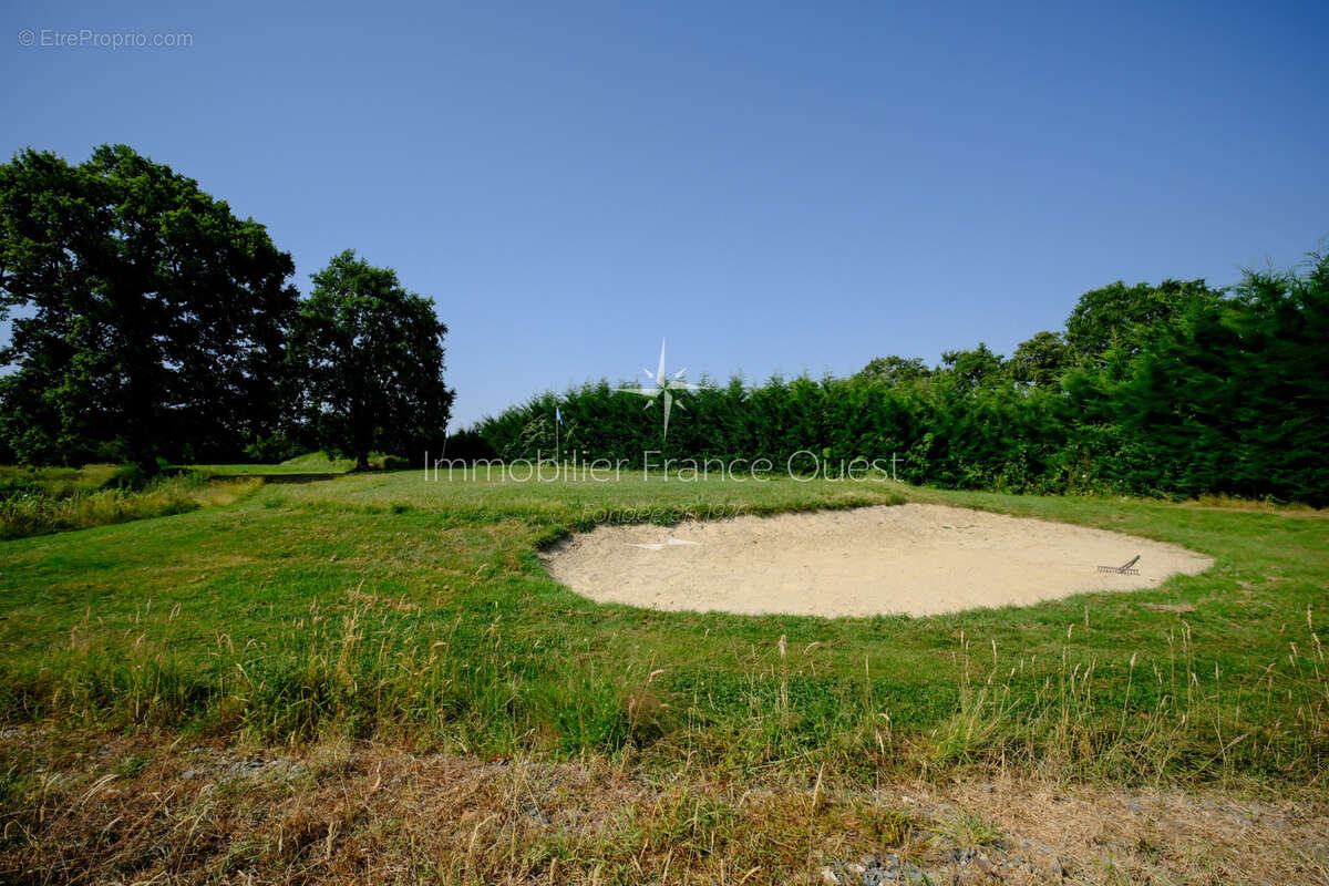 Domaine de loisirs et de tourisme de 7 hectares : golf, hébergements et potentiel équestre - photo 8