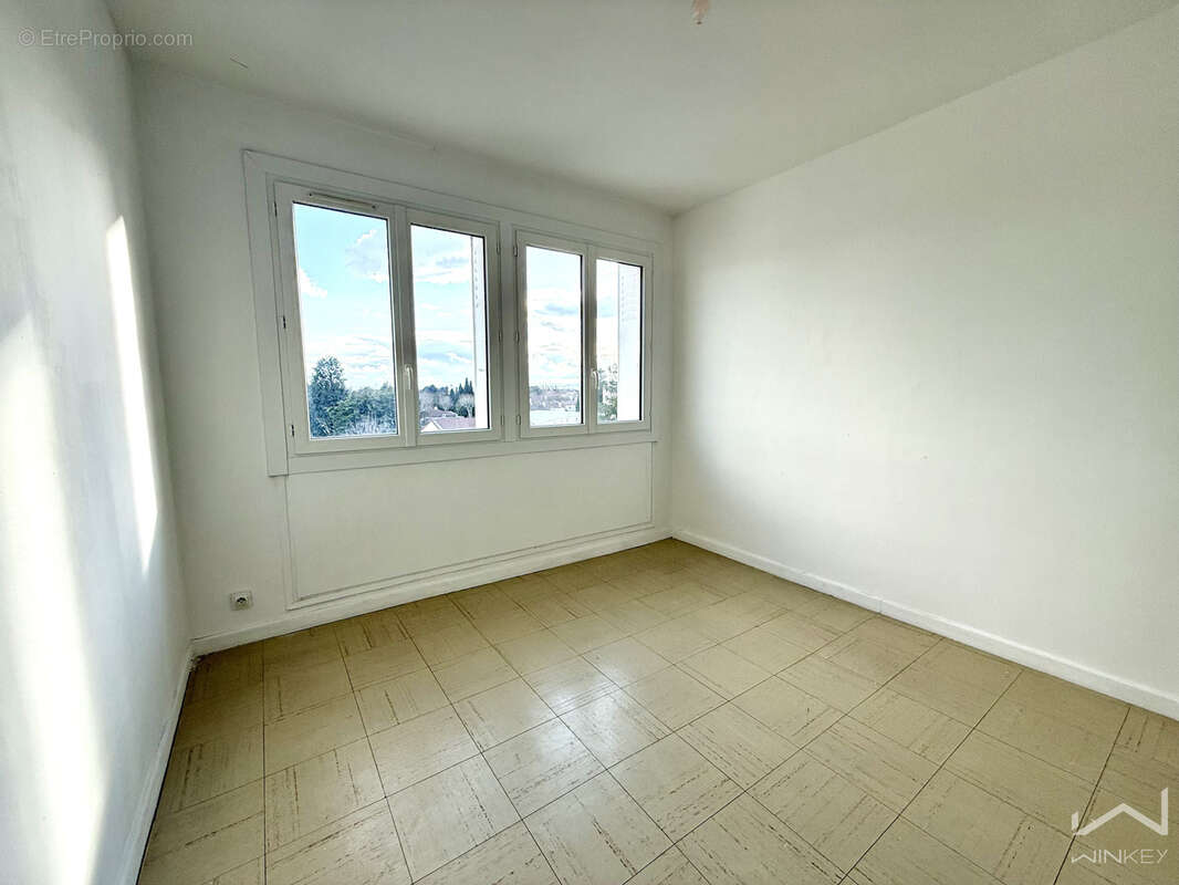 Appartement à PIERRELATTE
