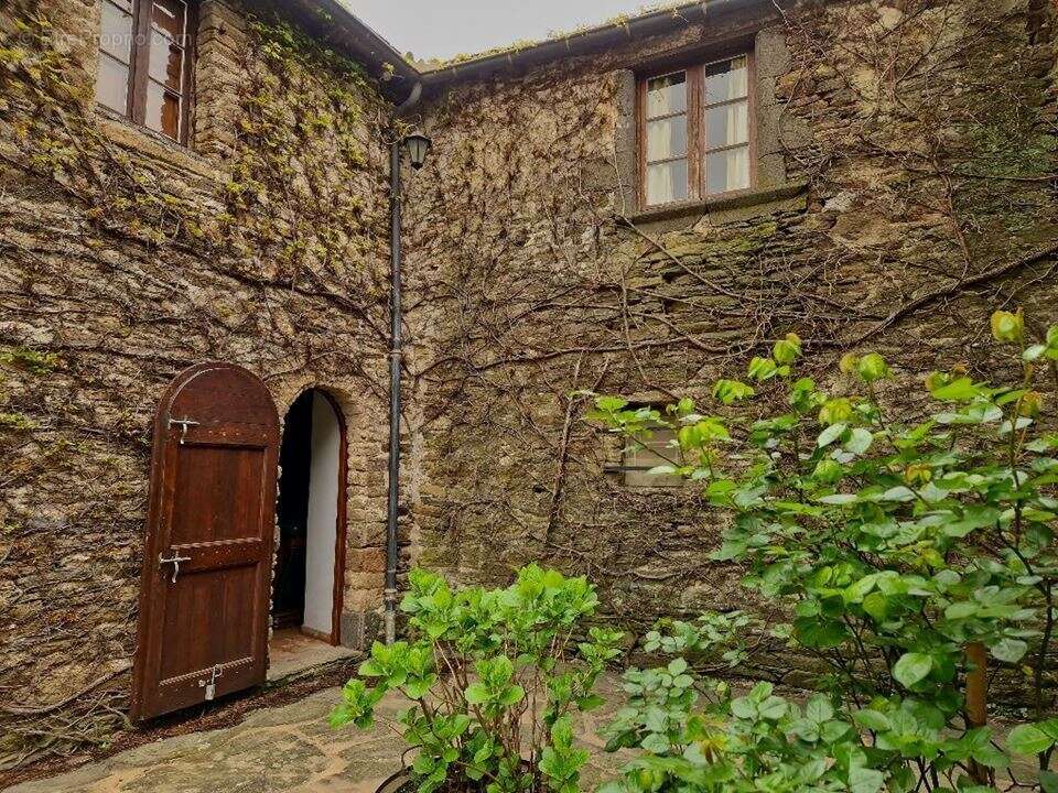 Maison à SAINT-GERMAIN-DE-CALBERTE