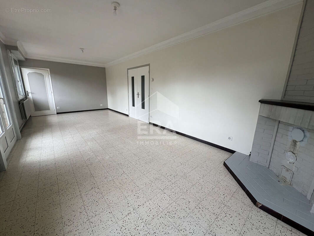 Maison Semi plain pied - 5 chambres à vendre - Saint Omer centre - photo 2