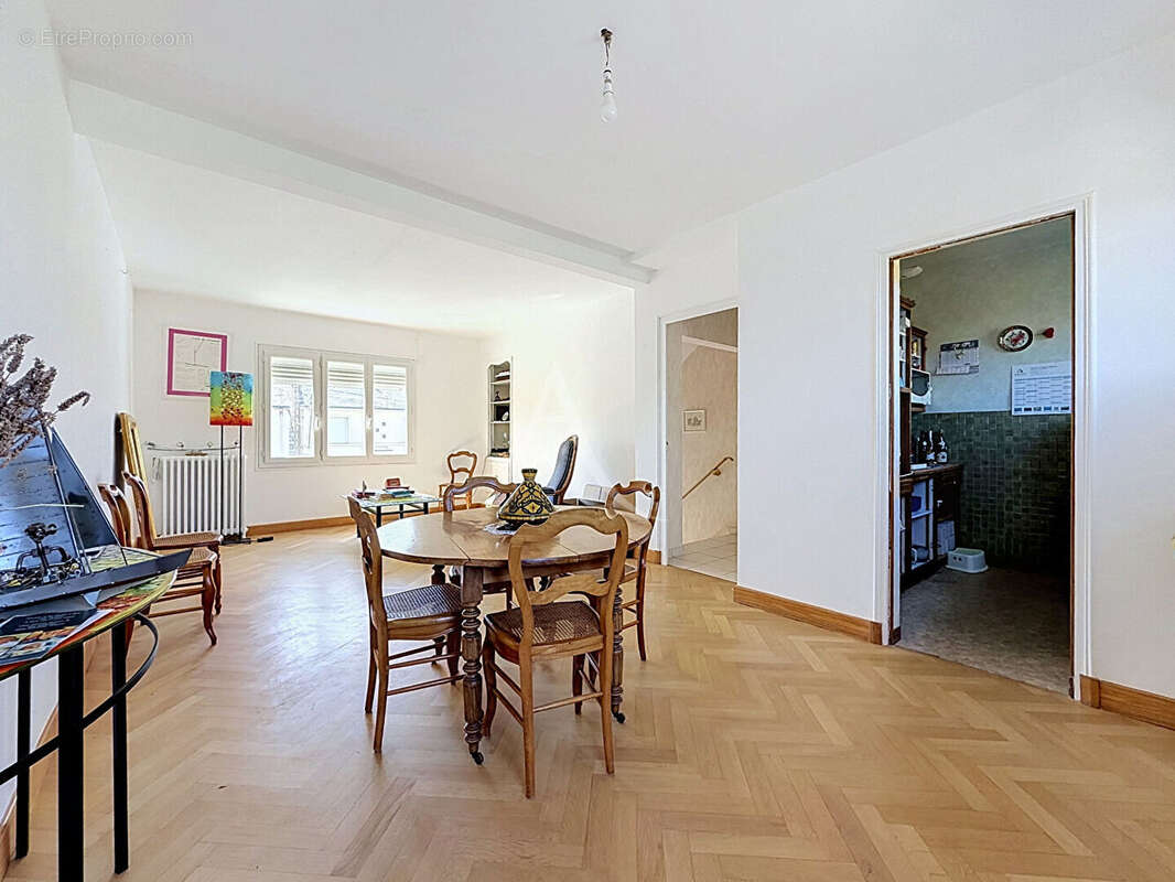 Maison 4 chambres avec jardin et garage - ANGERS BANCHAIS - photo 3