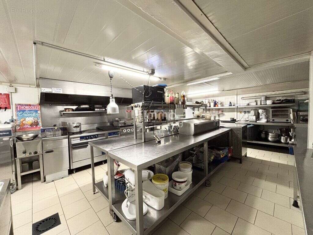 Commerce à MONTREUIL-L&#039;ARGILLE