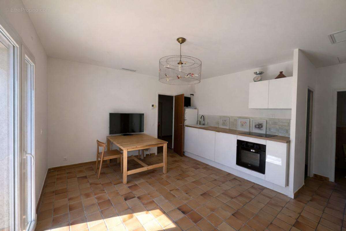 Maison 198 m² à Cuers  - photo 7