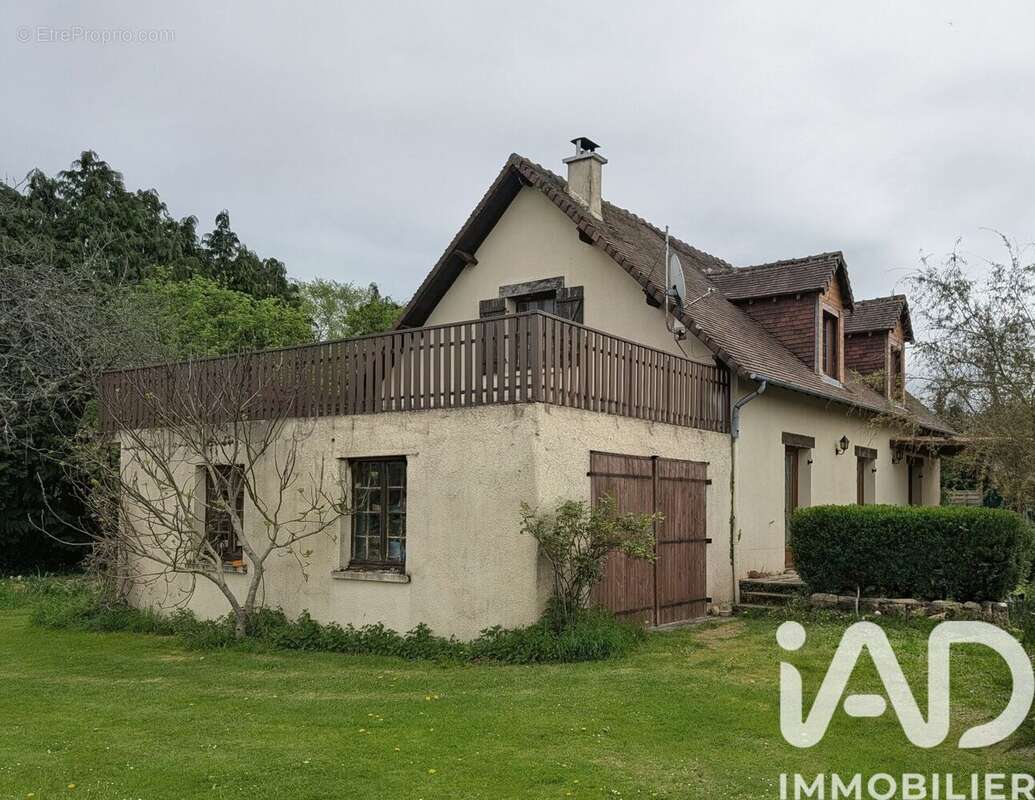 Photo 2 - Maison à AZERABLES