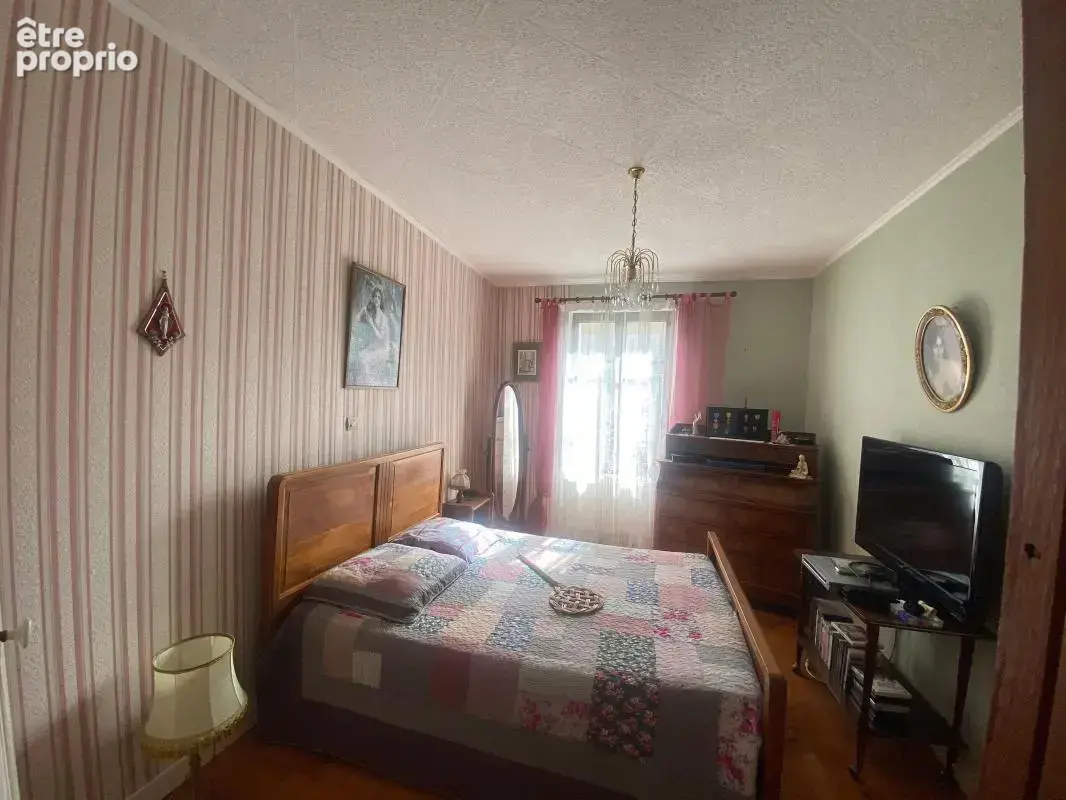 Maison avec cour et dépendance - photo 6