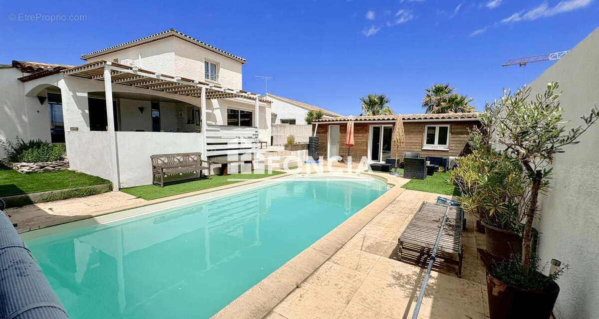 Maison à MAUGUIO