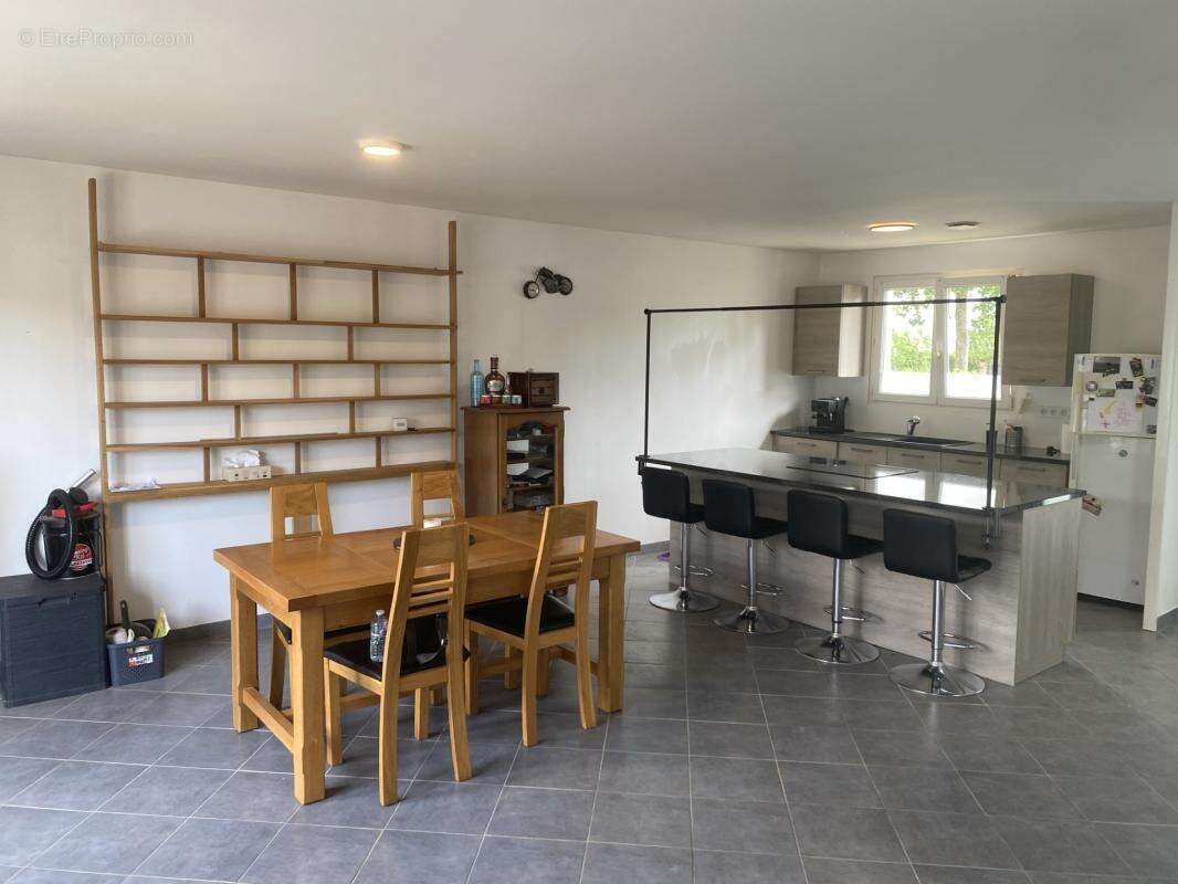Au calme à Longvic, Maison de 90 m2 rénovée et élevée sur sous-sol - photo 6