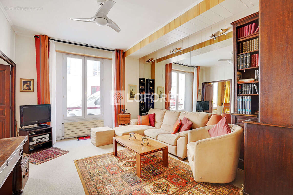 Appartement à PARIS-15E