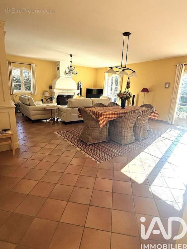 Photo 2 - Maison à FLASSANS-SUR-ISSOLE