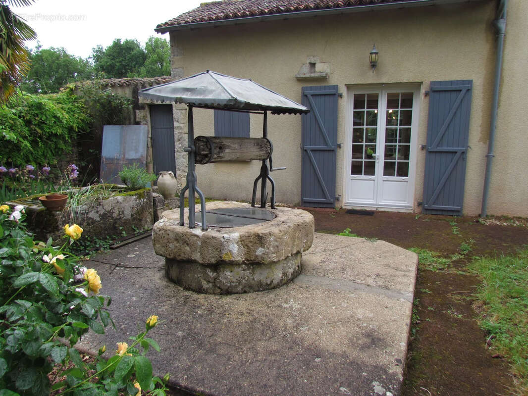 Maison à BERNAC