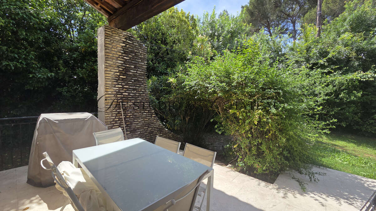 Ventabren à 15 Mn d'Aix en Provence belle villa rénovée avec piscine  coeur de village avec piscine potentiel - photo 6