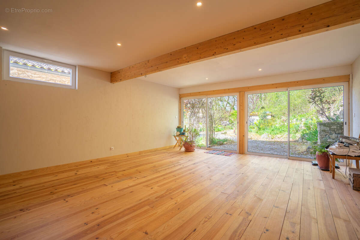 Maison à MONTAIGU-DE-QUERCY