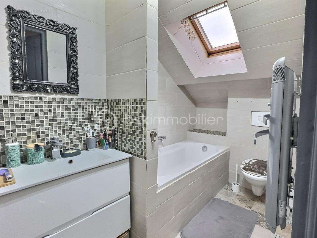 Appartement à JUZIERS