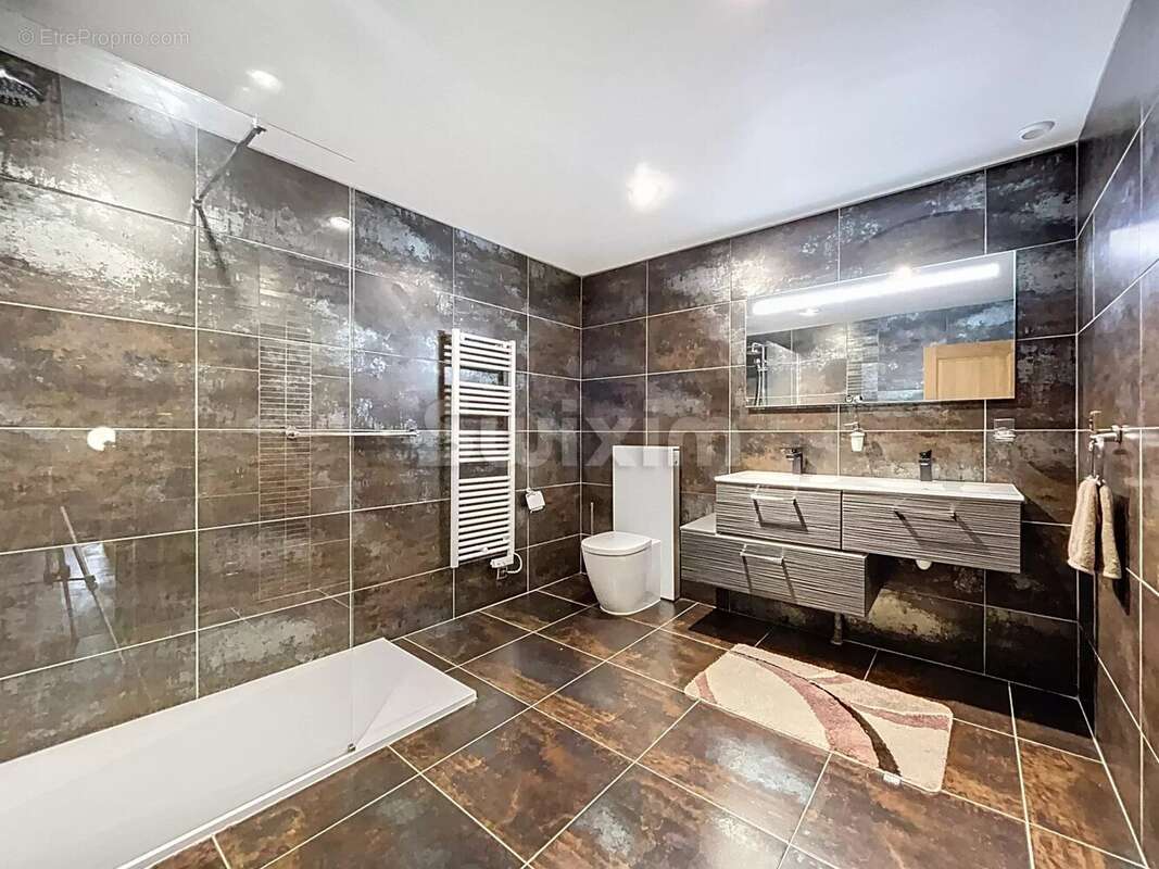 Maison à CHATILLON-SUR-CHALARONNE