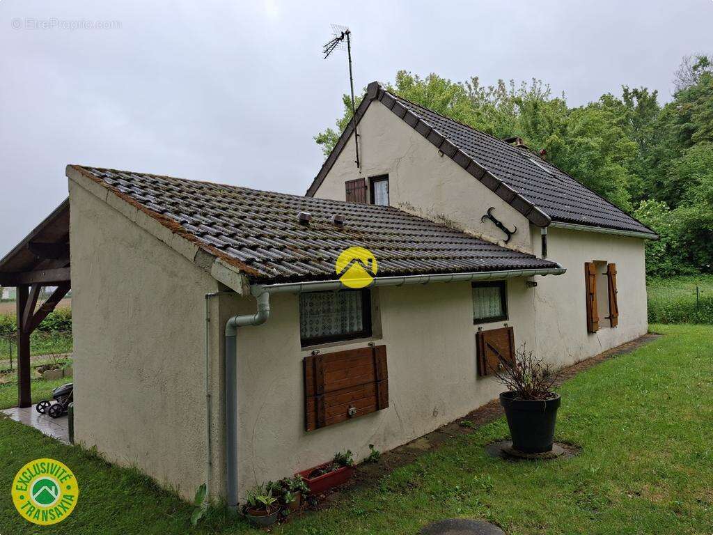 Maison à LURCY-LEVIS