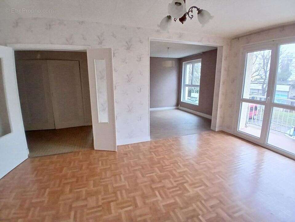 Appartement à HEROUVILLE-SAINT-CLAIR