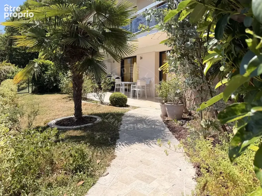 Sous offre - sévrier – appartement t4 avec jardin privatif et vue panoramique sur le lac d’annecy - photo 2