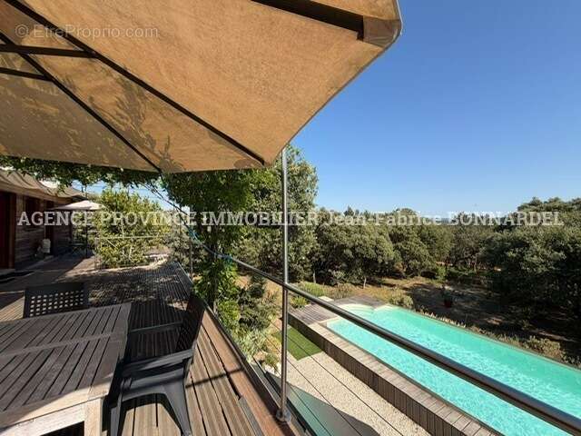 Maison 169 m² à Grignan  - photo 2
