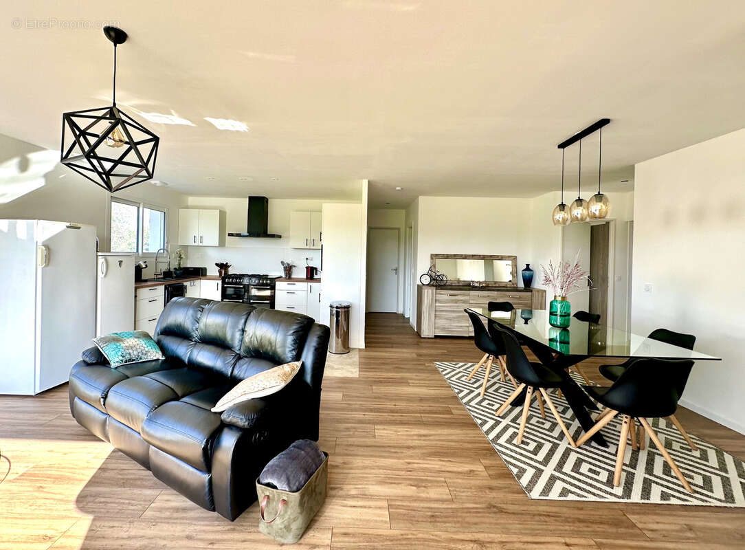 Maison à BEHASQUE-LAPISTE