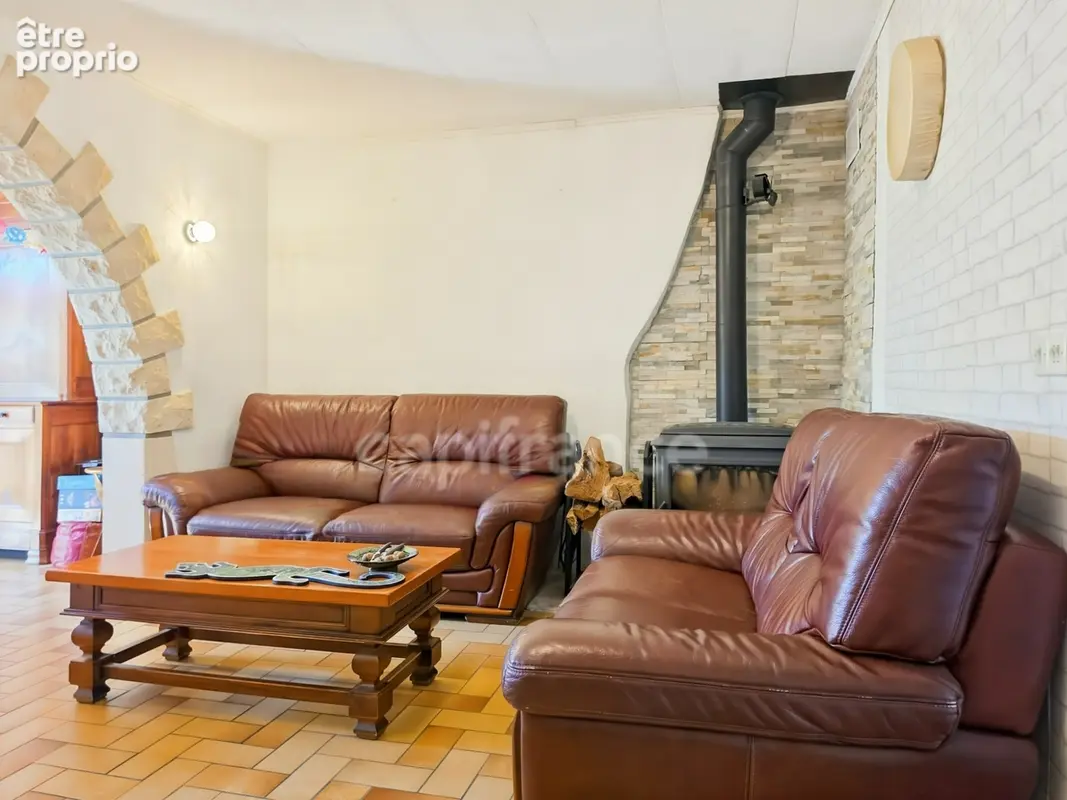 Noyen-sur-sarthe - maison de 101,45 m² avec jardin, terrasse et garage - photo 2