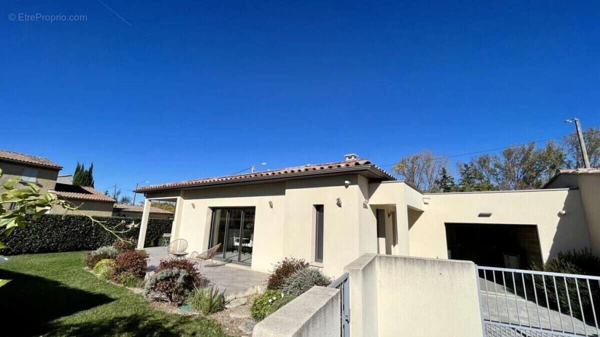 Maison à MORIERES-LES-AVIGNON