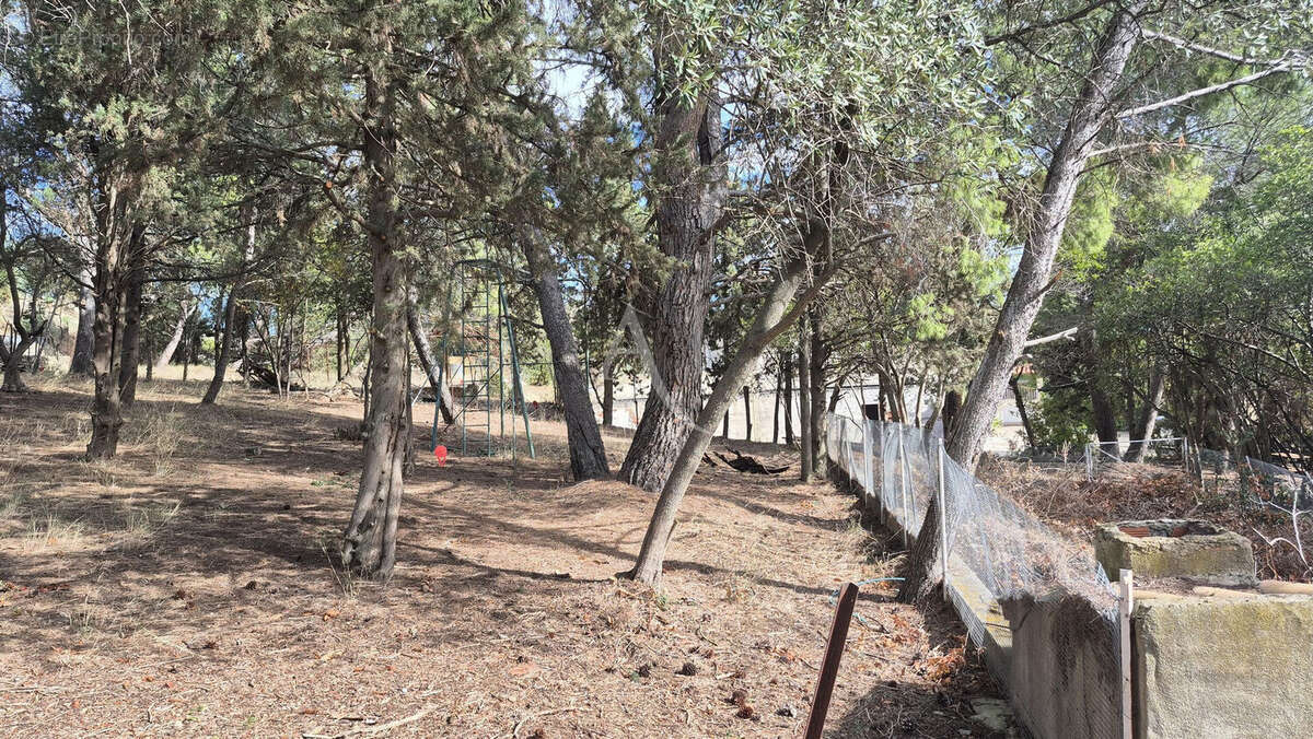 Terrain à OUVEILLAN