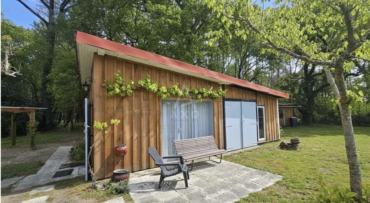 Maison à SAINTE-EULALIE-EN-BORN